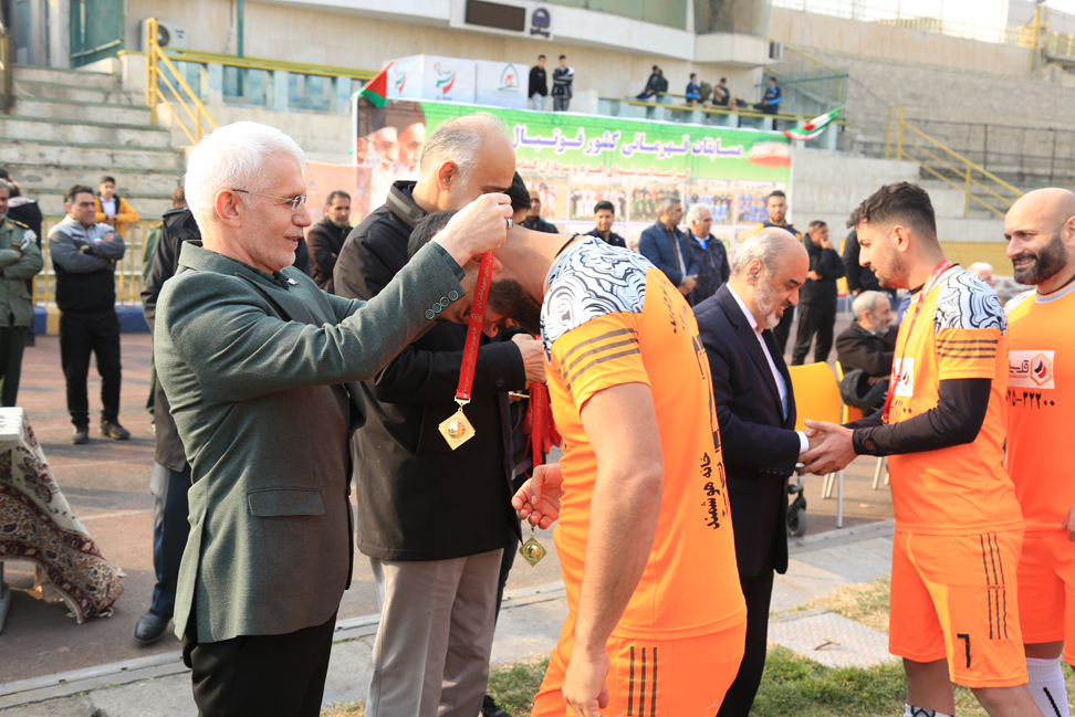 مراسم اختتامیه رقابت‌های قهرمانی کشور فوتبال هفت نفره برگزار شد
