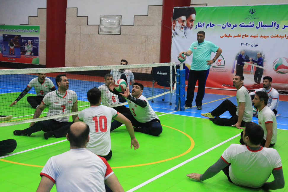 بازدید دکتر رحمانی در اردوی تیم ملی والیبال نشسته مردان