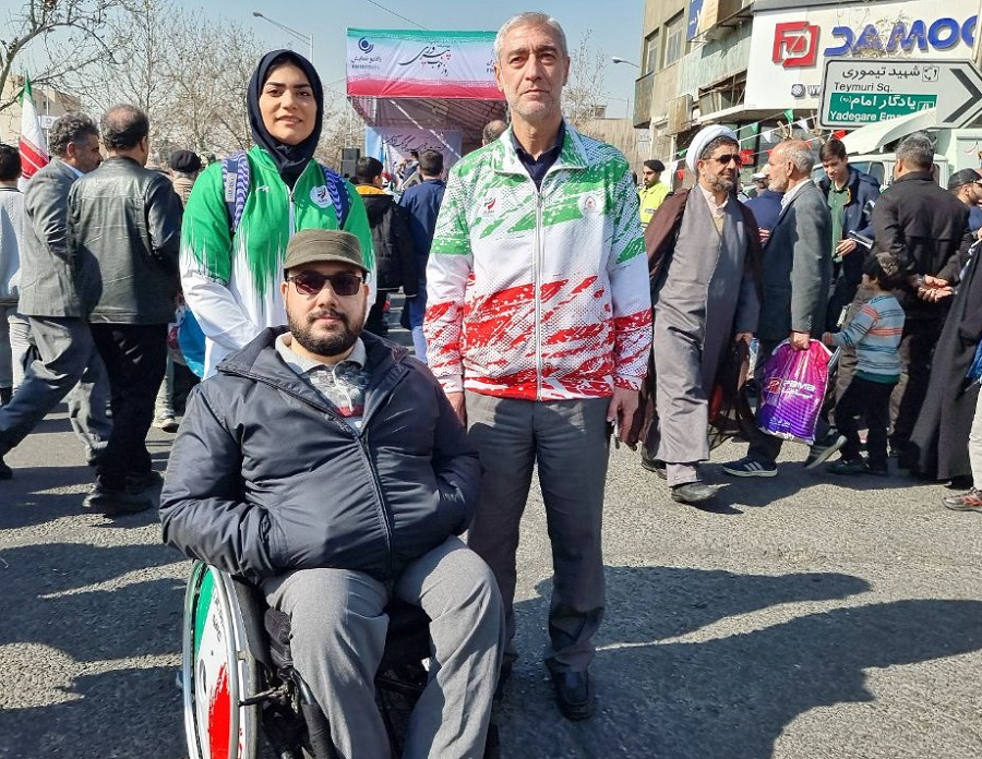 حضور مسئولین و ورزشکاران فدراسیون ورزش های جانبازان و توان یابان در راهپیمایی یوم الله 22 بهمن