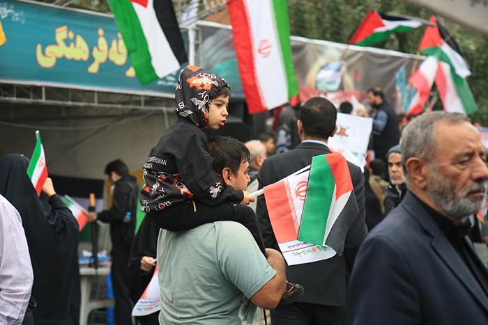 حضور پرشور مسئولین فدراسیون و ورزشکاران جانبازان و توان یابان در راهپیمایی یوم الله ۱۳ آبان