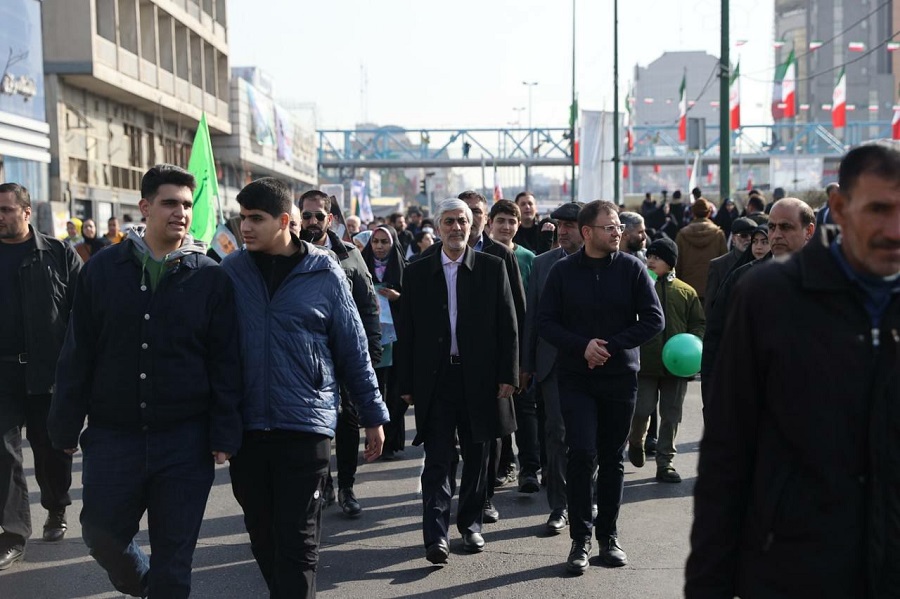 حضور مسئولین و ورزشکاران فدراسیون ورزش های جانبازان و توان یابان در راهپیمایی یوم الله 22 بهمن